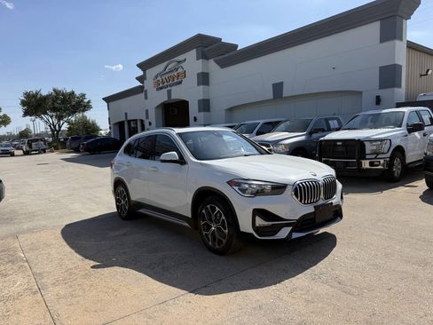 Used 2020 BMW X1 xDrive28i w/ Convenience Package AWD/4WD image 2