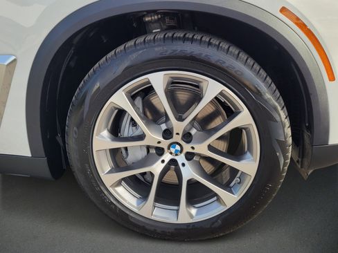 New 2026 BMW X5 xDrive50e w/ Executive Package image 9
