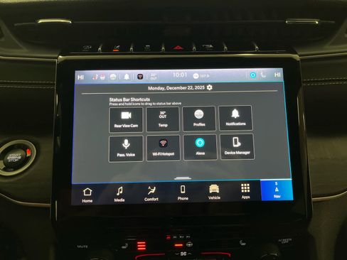 Used 2024 Jeep Grand Cherokee Limited w/ Black Appearance Package image 41