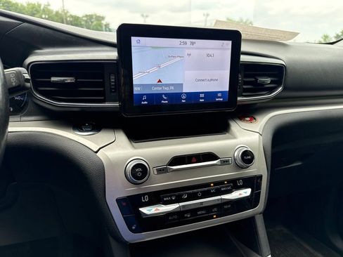 Used 2021 Ford Explorer XLT w/ Equipment Group 202A AWD/4WD image 22