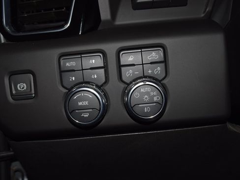 Used 2024 GMC Sierra 2500 Denali w/ Denali Reserve Package image 35