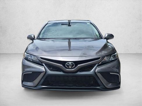 Used 2023 Toyota Camry SE FWD image 2