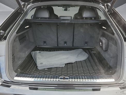 Used 2025 Audi SQ8 Premium Plus w/ 23" Wheel Package image 16