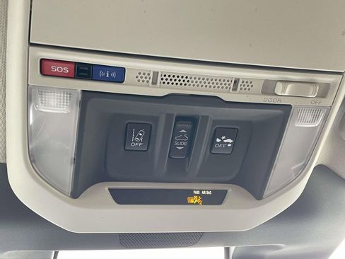 Used 2023 Subaru Forester Touring image 25