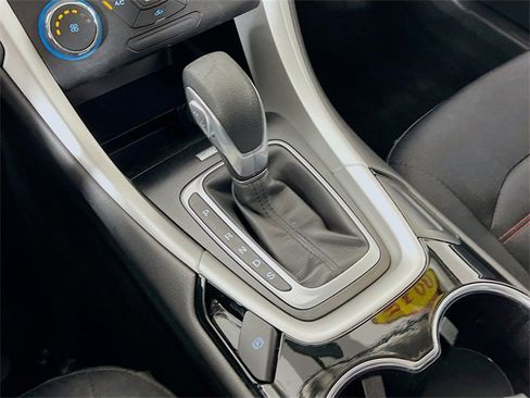 Used 2015 Ford Fusion SE w/ Equipment Group 201A image 20