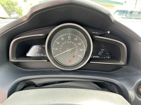 Used 2018 MAZDA MAZDA3 Touring FWD image 15