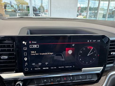 Used 2025 GMC Sierra 1500 SLE w/ X31 Off-Road Package AWD/4WD image 28