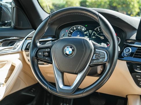 Used 2019 BMW 540i w/ Convenience Package RWD image 14