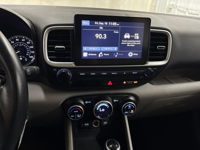 Used 2022 Hyundai Venue SEL FWD image 26