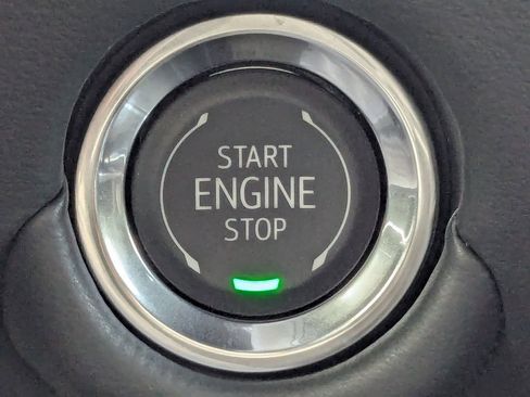 New 2025 Chevrolet Suburban Premier image 32