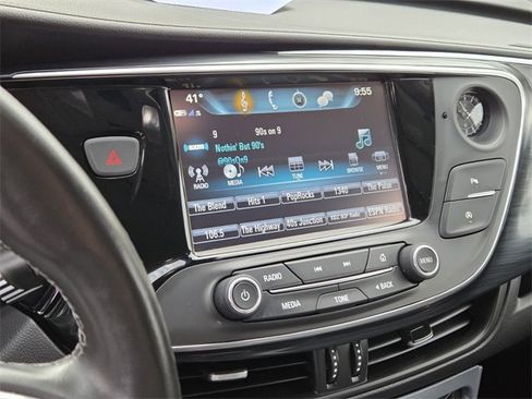 Used 2019 Buick Envision Essence image 22
