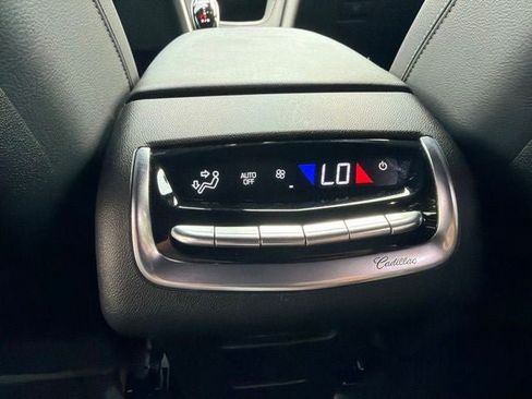 Used 2025 Cadillac XT6 Luxury AWD/4WD image 19