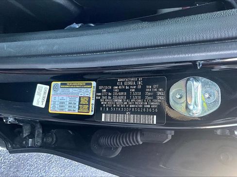 Used 2025 Kia Sportage EX w/ Premium Package FWD image 6