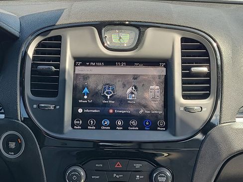 Used 2018 Chrysler 300 S w/ 300S Premium Group RWD image 19