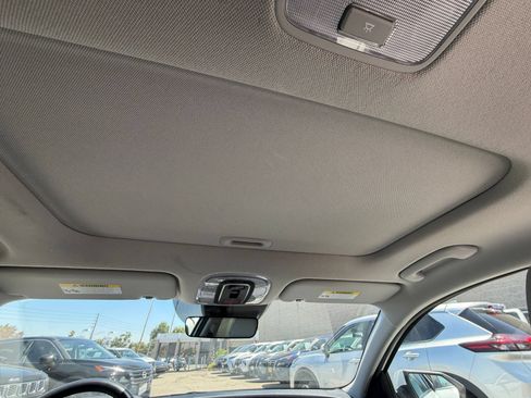 Used 2025 Hyundai Elantra Limited FWD image 29