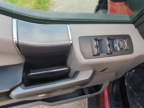 Used 2016 Ford F150 XLT w/ Equipment Group 302A Luxury image 15