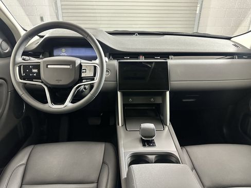 New 2024 Land Rover Discovery Sport S image 4