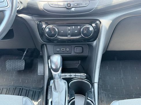 Used 2021 Buick Encore GX Preferred w/ Sport Touring Package FWD image 17