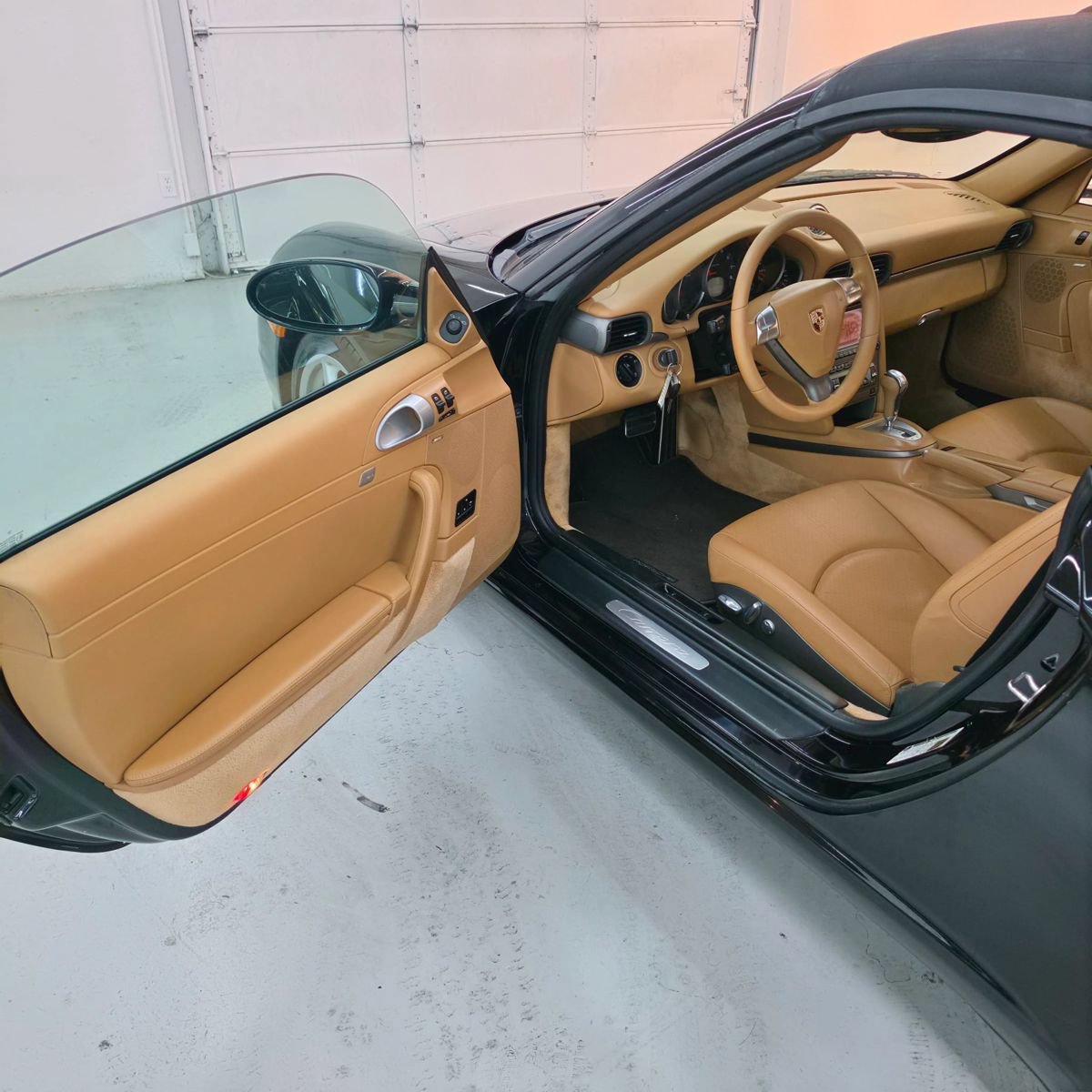 Used 2007 Porsche 911 Cabriolet image 16