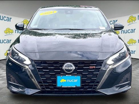 Used 2024 Nissan Altima 2.5 SR w/ SR Premium Package FWD image 2