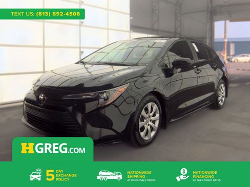 Used 2025 Toyota Corolla LE FWD image 1