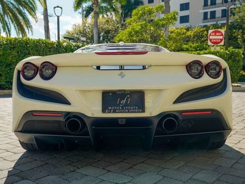 Used 2021 Ferrari F8 Tributo image 25
