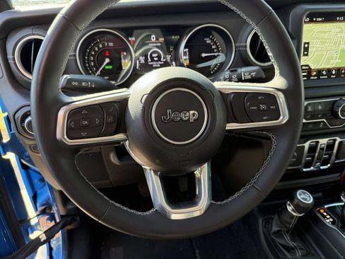 Used 2023 Jeep Wrangler Unlimited Sahara w/ Cold Weather Group AWD/4WD image 19