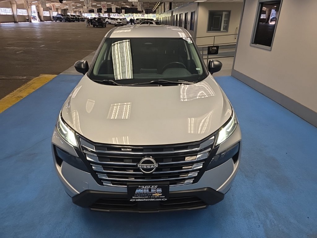 Used 2024 Nissan Rogue S AWD/4WD image 7