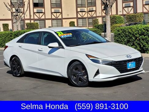 Used 2021 Hyundai Elantra SEL image 2