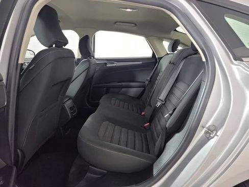 Certified 2017 Ford Fusion SE w/ Fusion SE Technology Package FWD image 16
