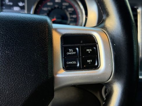 Used 2011 Dodge Charger R/T image 23