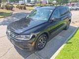 Used 2020 Volkswagen Tiguan SE w/ Panoramic Sunroof Package image 4