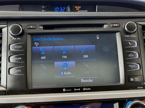 Used 2016 Toyota Highlander XLE image 19