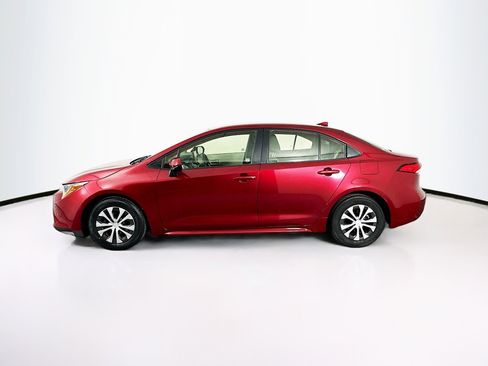 Used 2022 Toyota Corolla LE image 4