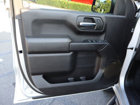 Used 2022 Chevrolet Silverado 1500 Custom Trail Boss AWD/4WD image 18
