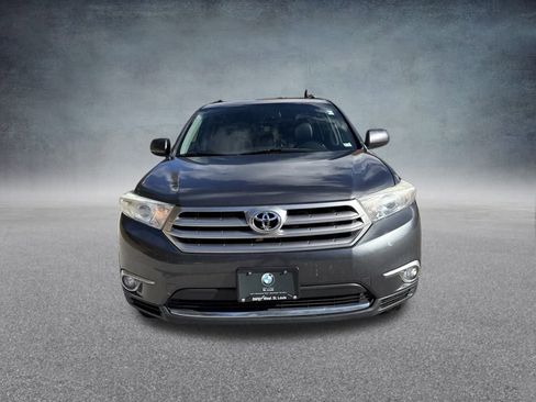 Used 2013 Toyota Highlander Plus image 8