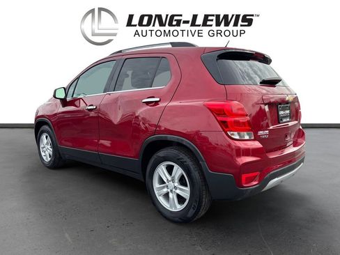 Used 2020 Chevrolet Trax LT w/ LT Convenience Package image 4