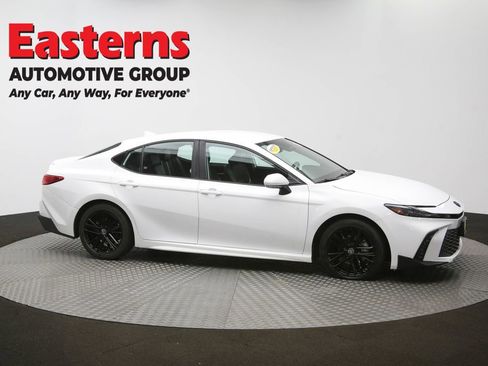 Used 2025 Toyota Camry SE w/ Convenience Package FWD image 46
