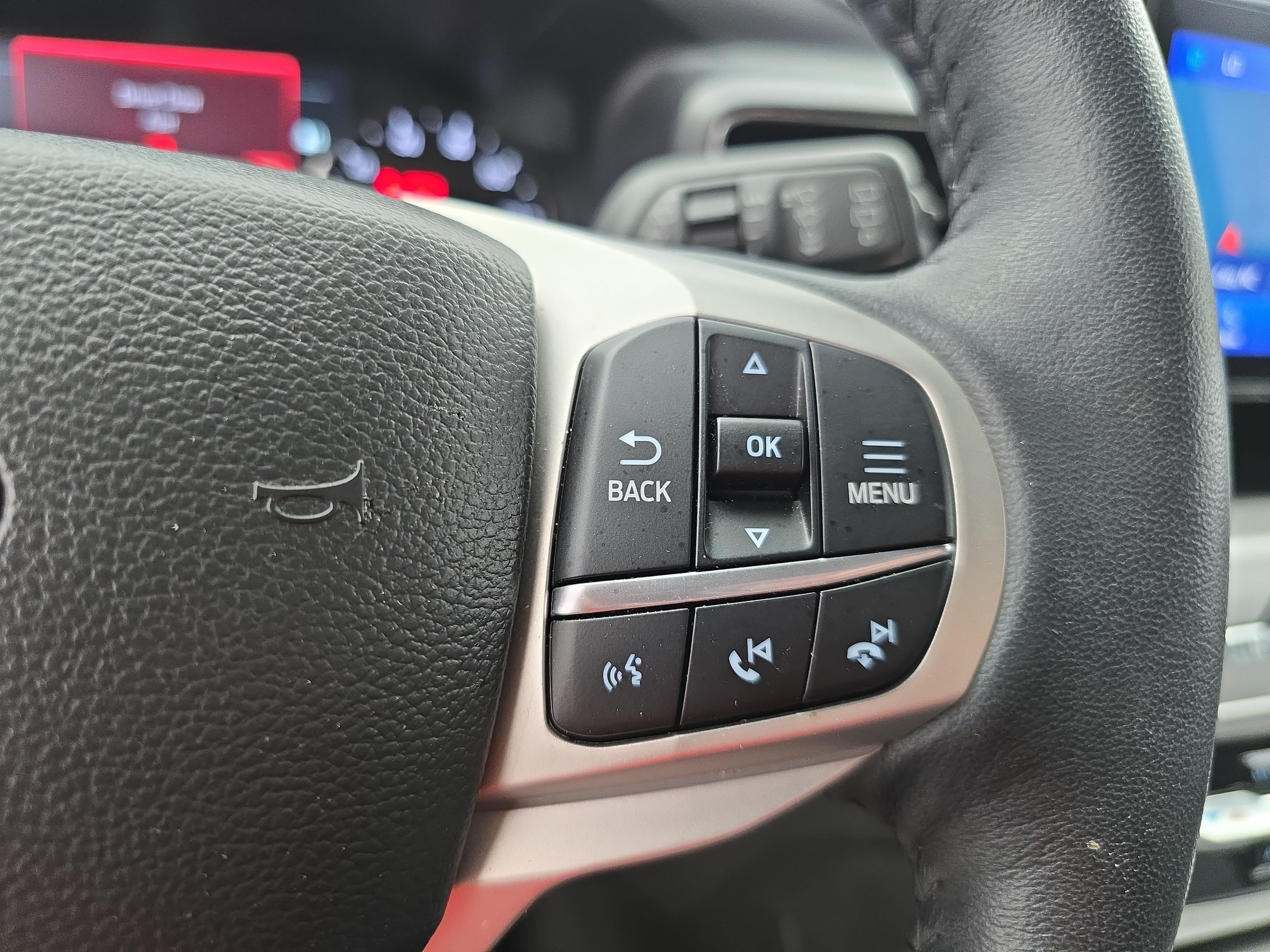 Used 2023 Ford Explorer XLT w/ Equipment Group 202A RWD image 19
