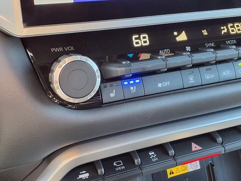 Used 2023 Toyota Tundra Platinum image 15