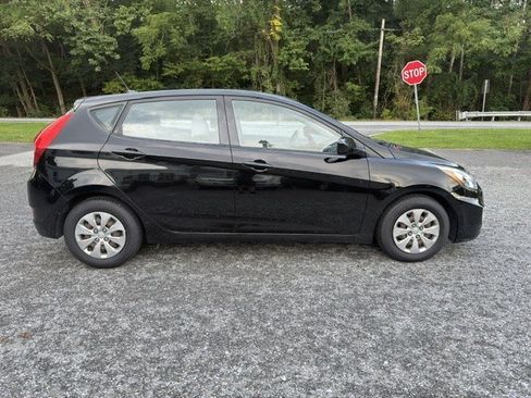 Used 2017 Hyundai Accent SE FWD image 4