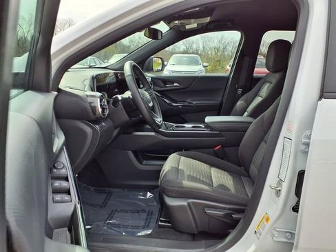 Used 2025 Chevrolet Equinox LT image 61