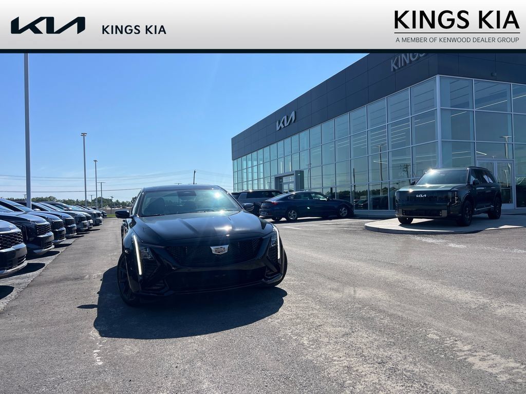 Used 2026 Cadillac CT5 V w/ Technology Package AWD/4WD image 1