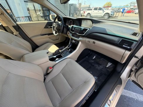 Used 2015 Honda Accord EX-L image 13