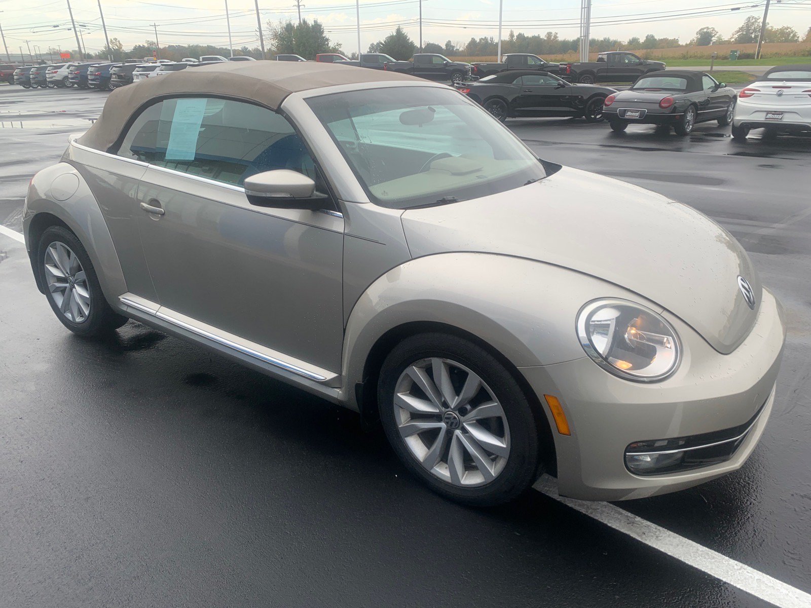 Used 2015 Volkswagen Beetle TDI FWD image 3