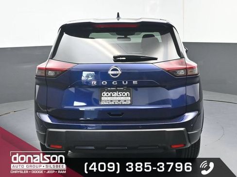 Used 2025 Nissan Rogue SV FWD image 4