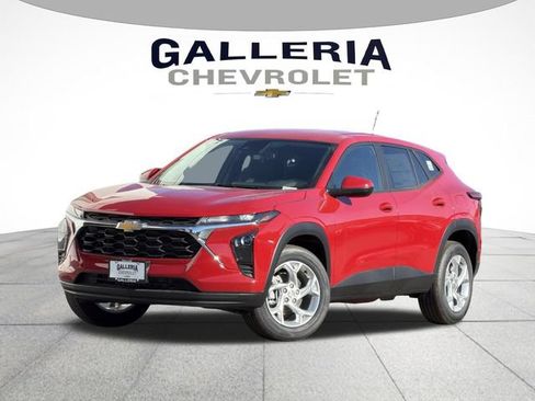 New 2026 Chevrolet Trax LS w/ LS Convenience Package FWD image 1