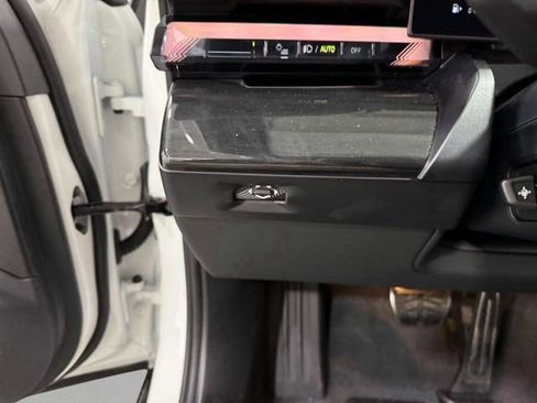 New 2026 BMW 530i xDrive w/ M Sport Package AWD/4WD image 29