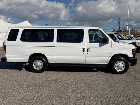 Used 2009 Ford E-350 and Econoline 350 Extended Wagon Super Duty image 4