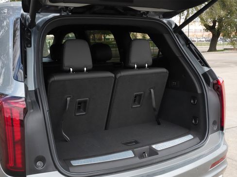 Used 2023 Cadillac XT6 Luxury image 24